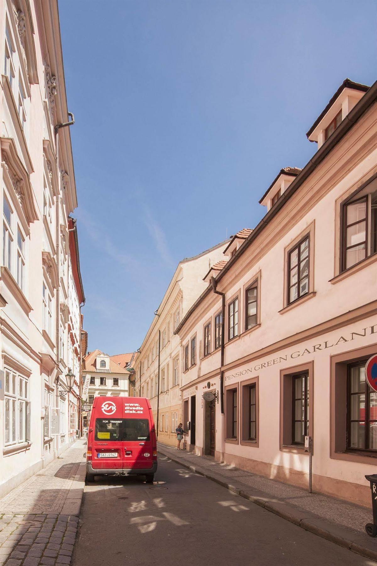 The Green Garland Pension Prague Exterior photo
