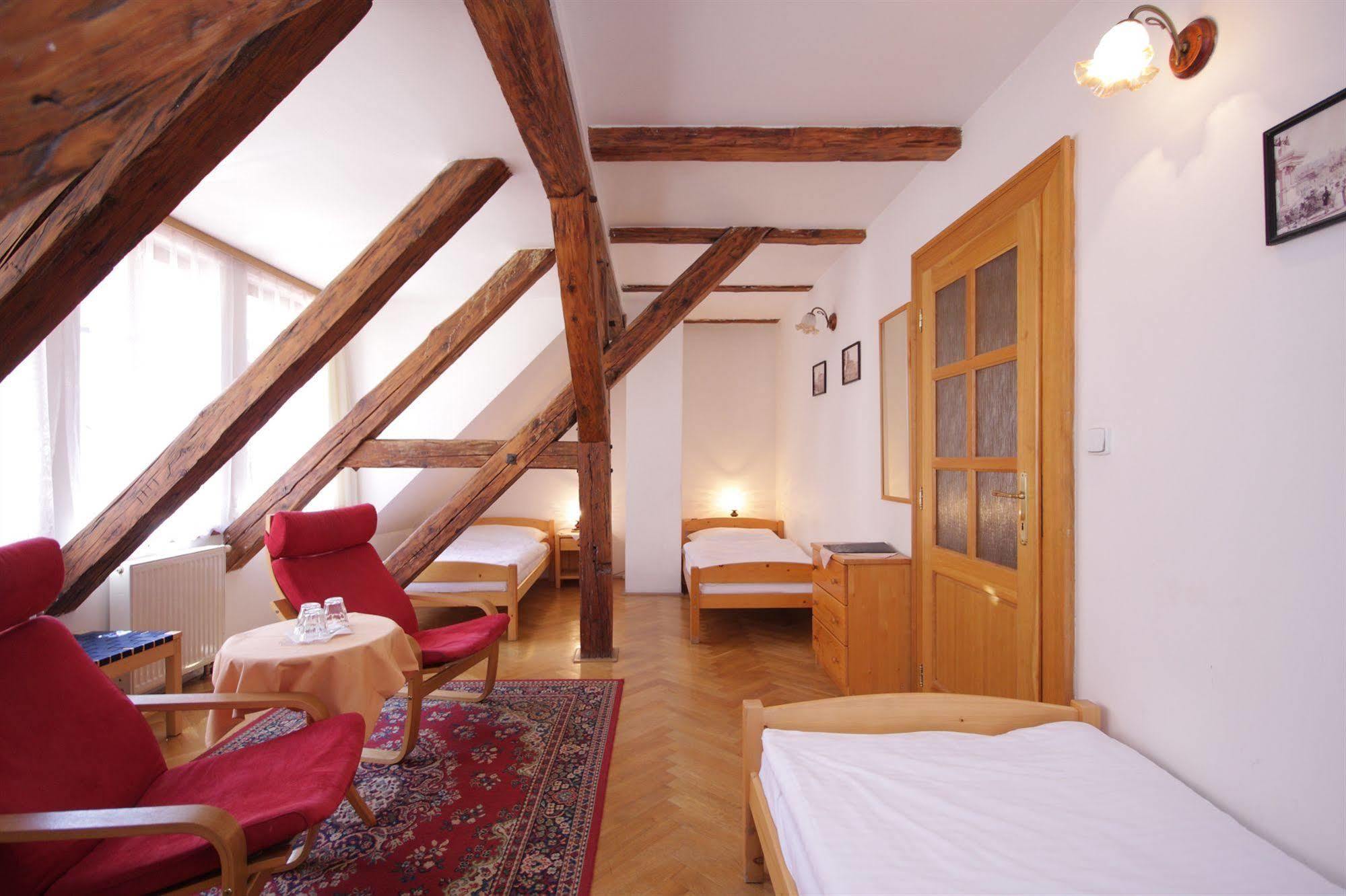 The Green Garland Pension Prague Exterior photo