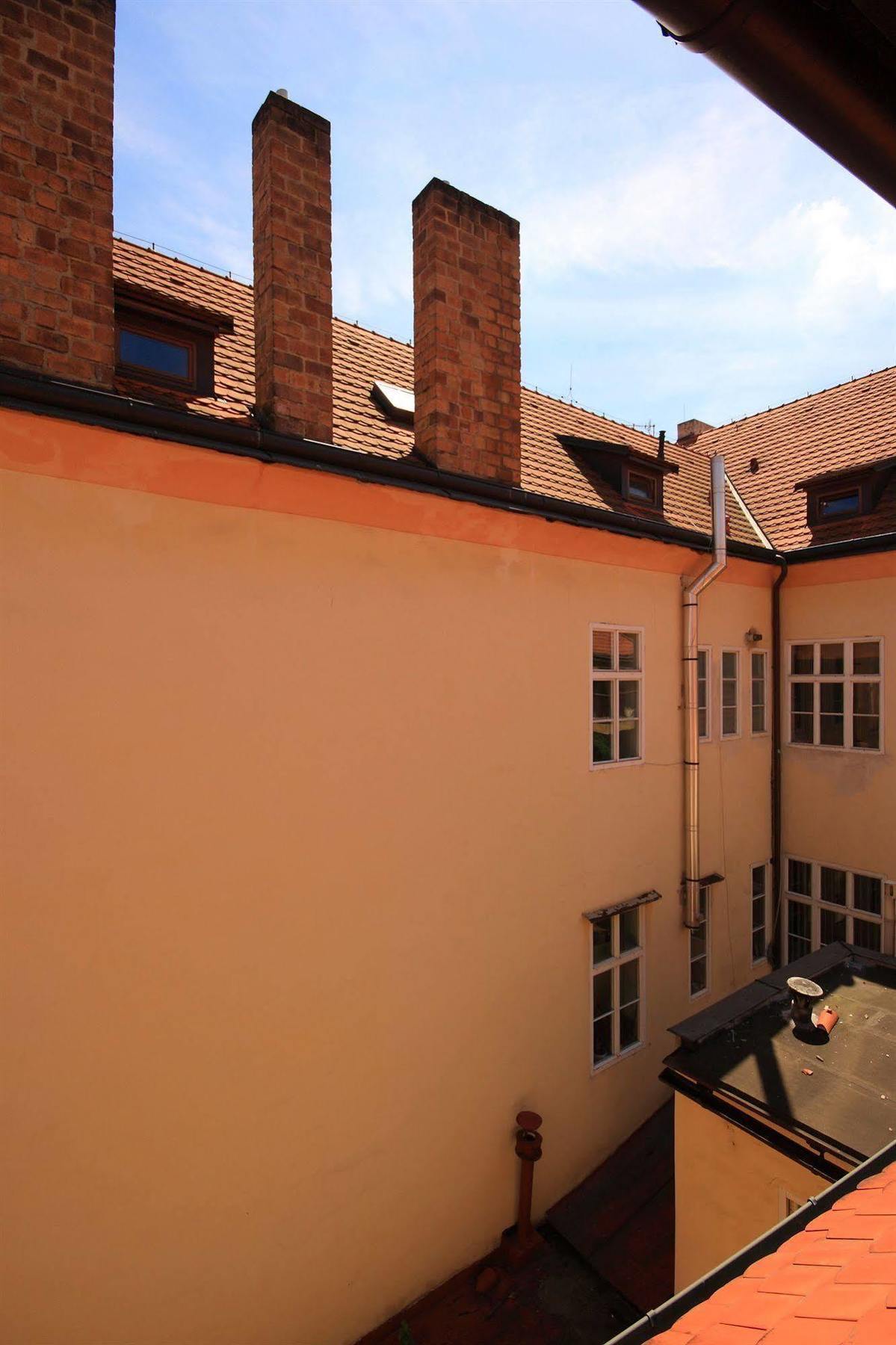 The Green Garland Pension Prague Exterior photo