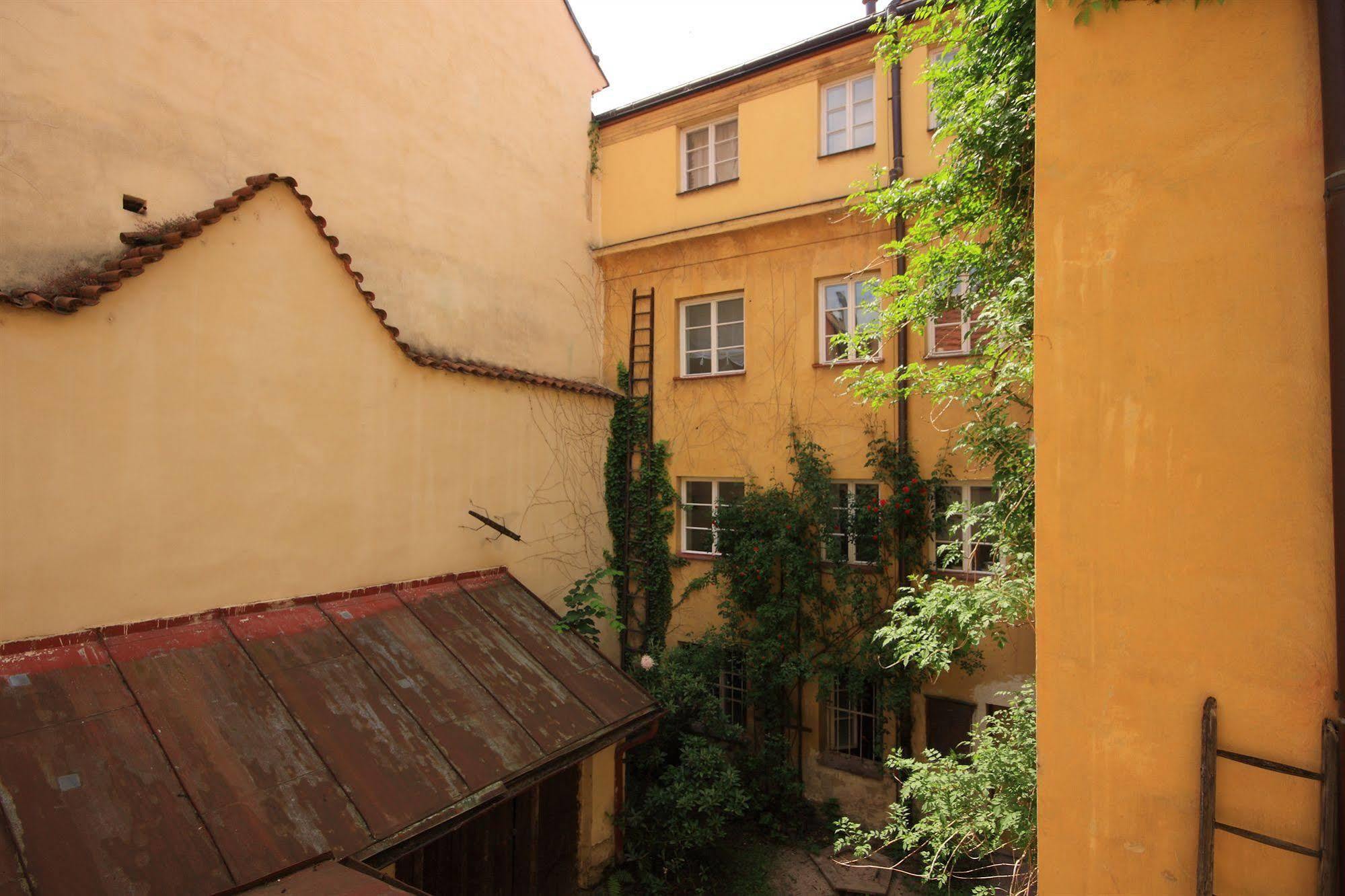 The Green Garland Pension Prague Exterior photo